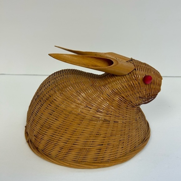 Hand Woven /Vintage Rabbit Basket top with with Bamboo Ears- - Picture 7 of 8